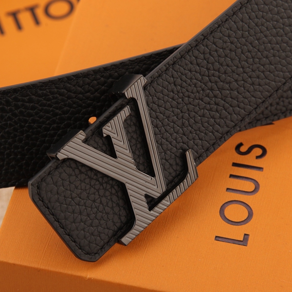 激安ルイヴィトンベルト背面デザイン